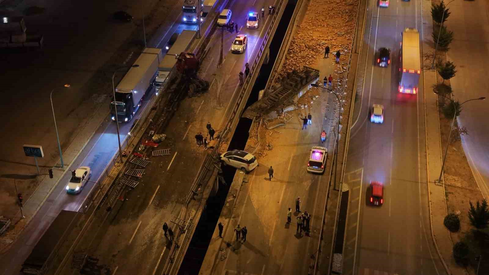Afyonkarahisar’da tır ile otomobiller çarpıştı: 1 ölü, 7 yaralı