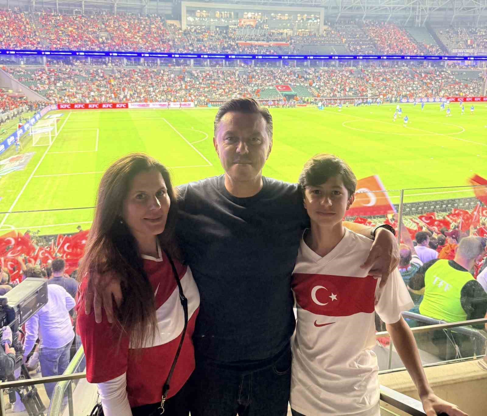Milletvekili Hatipoğlu, milli maçı tribünden takip etti