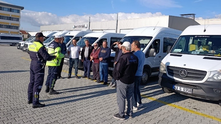 Kütahya Jandarması’ndan güvenli taşımacılık için denetim