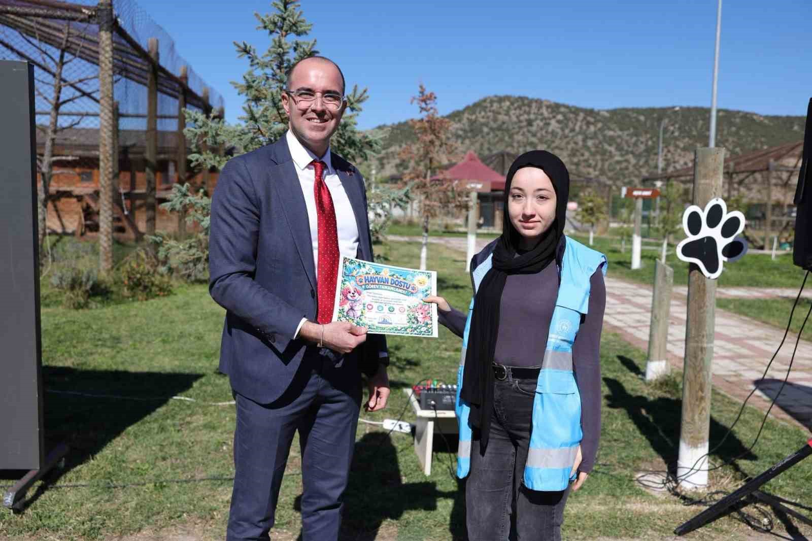Kütahya’da sahipsiz hayvanlara yönelik farkındalık etkinliği düzenlendi