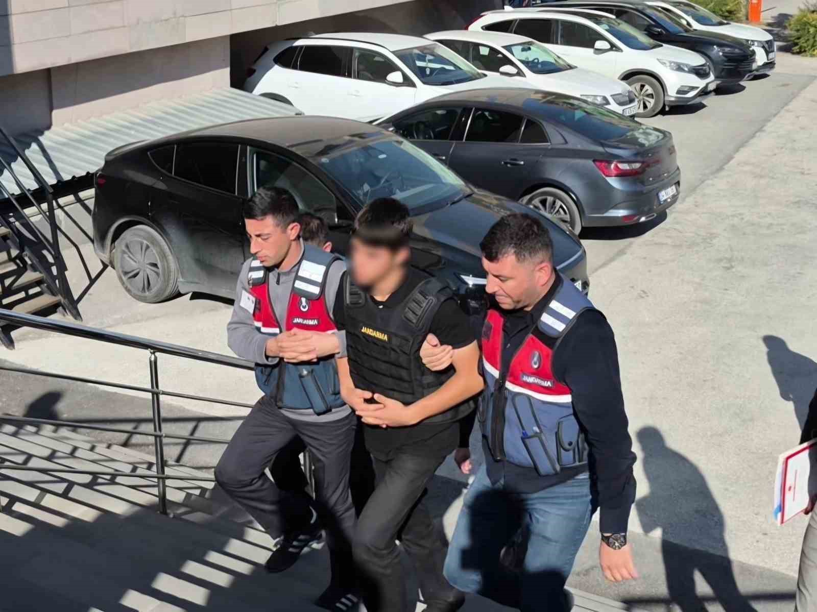 Amcasını silahla vurarak öldüren çocuk tutuklandı