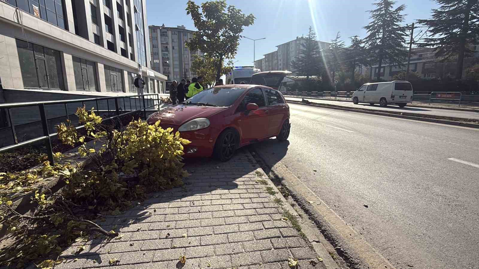 Eskişehir’de alkollü sürücü ortalığı birbirine kattı: Önce geri kaçırdı, sonra ters yöne girdi