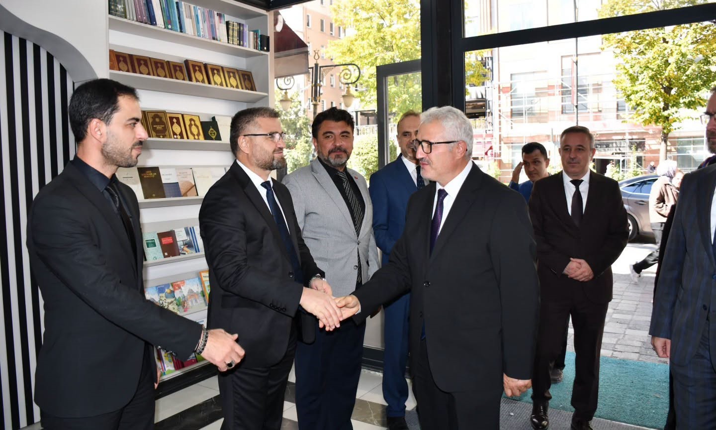 Kütahya İl Müftüsü Hasan İzmirli görevine başladı