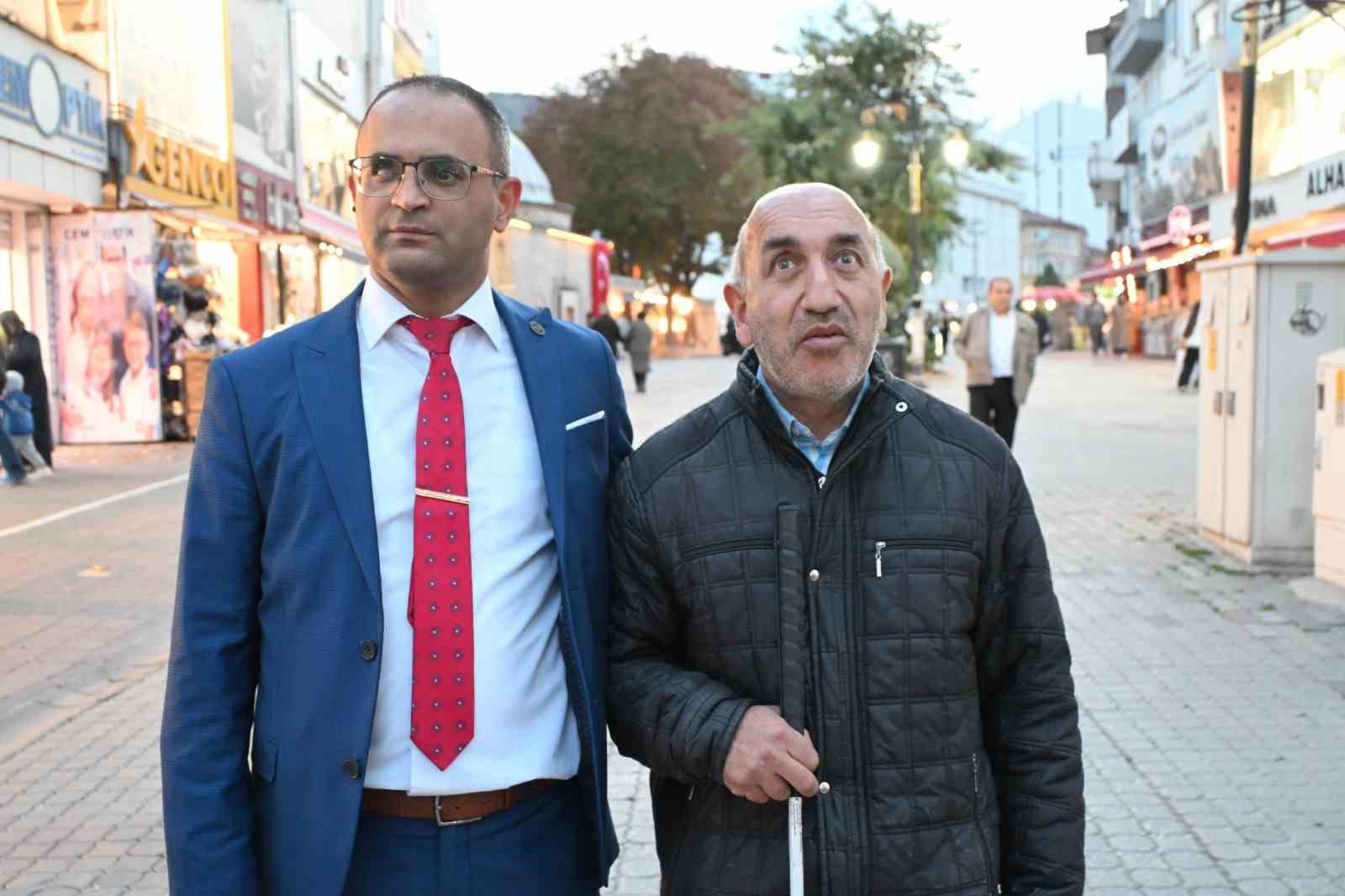 Kütahya’da görme engellilerin kılavuz yol mücadelesi: "Bu yollar bizim hayat yolumuz"