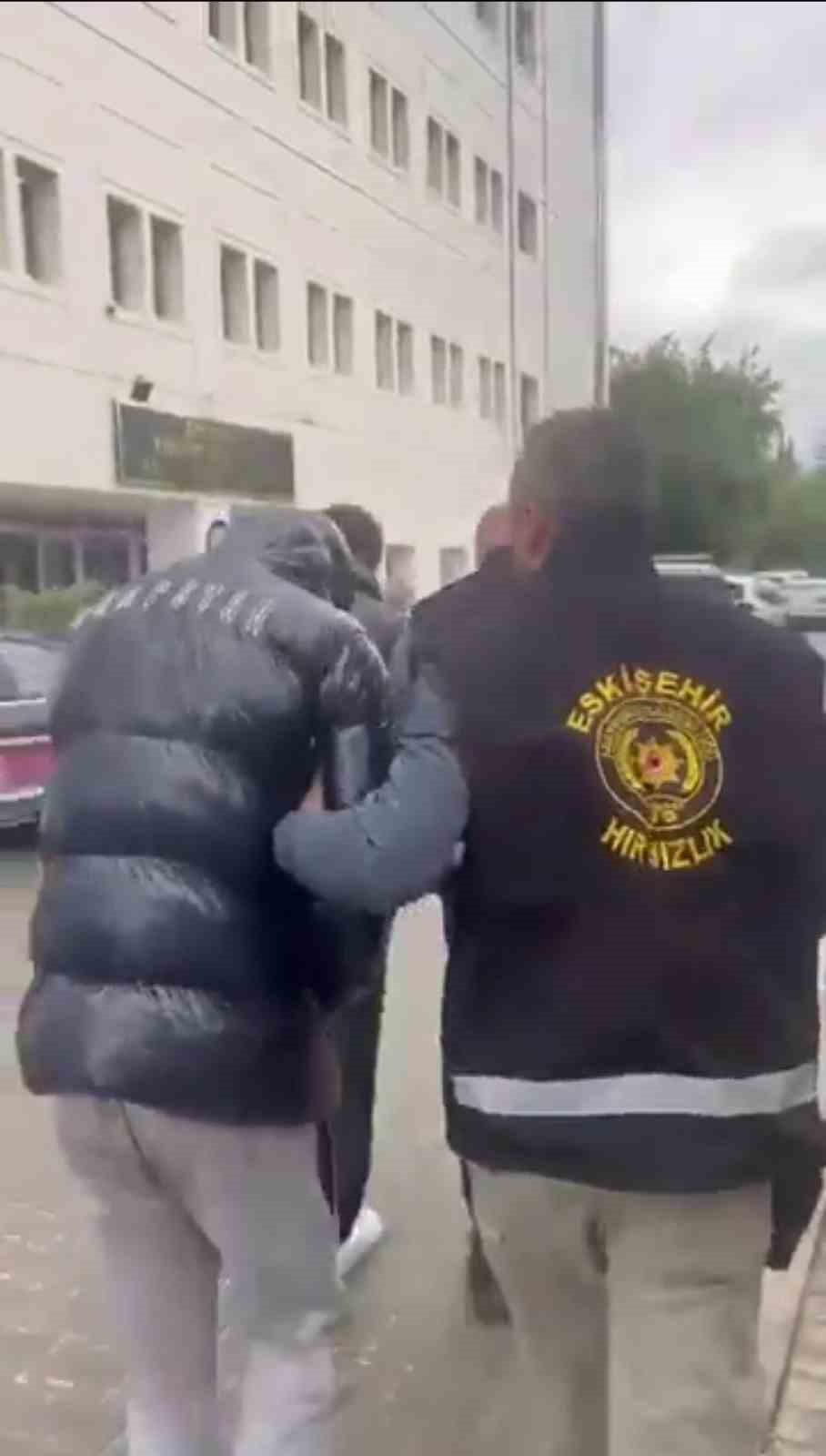 İşyerlerini soyan 3 hırsız yakalandı
