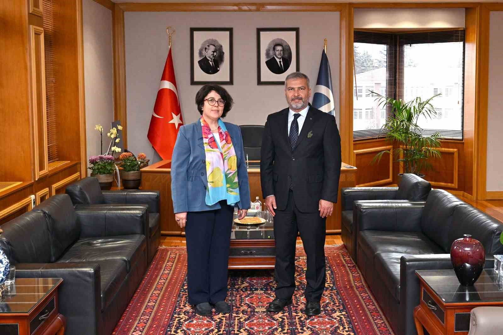 ESOGÜ Rektörü Gümüşsoy’dan Rektör Adıgüzel’e iadeiziyaret