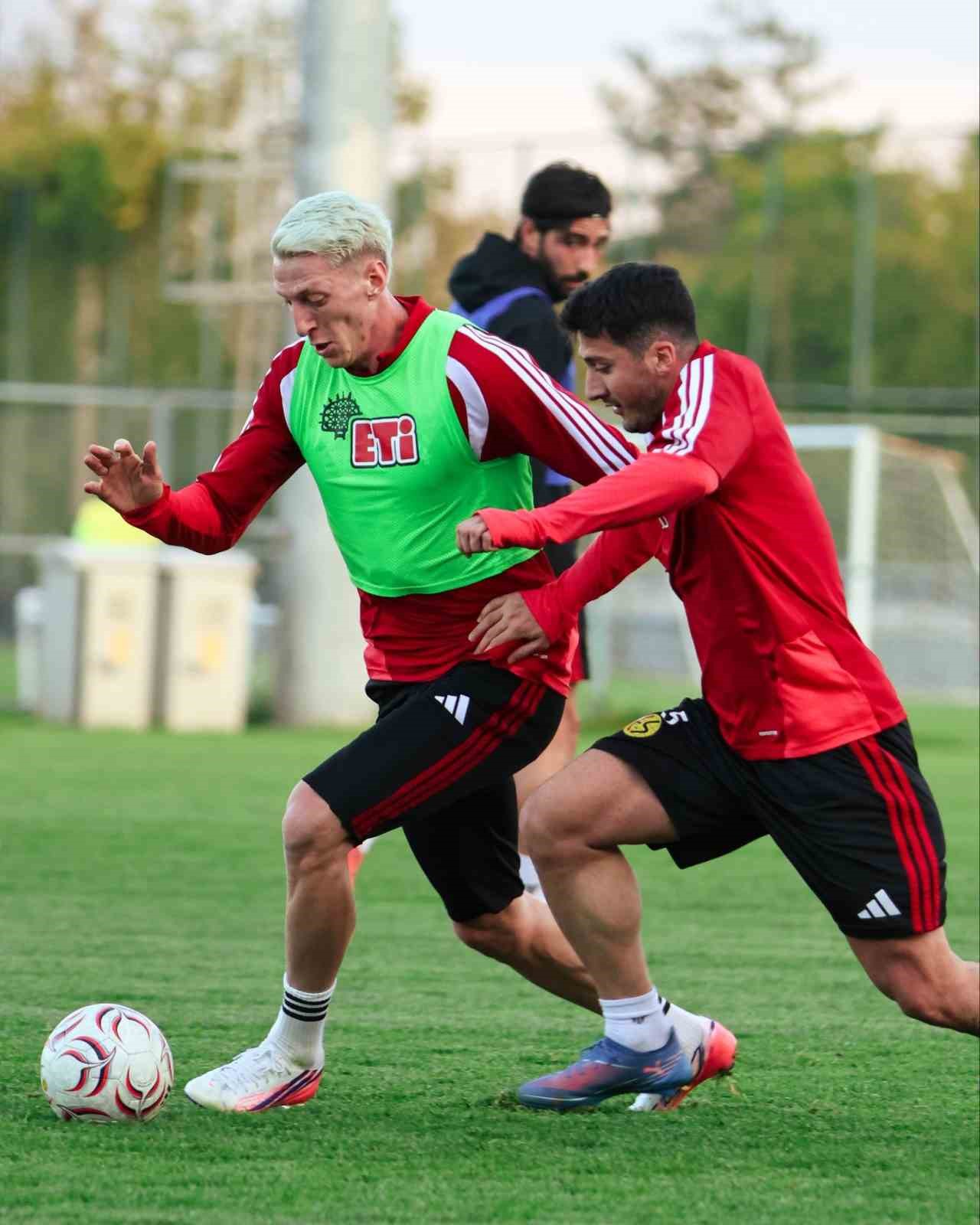 Eskişehirspor, Bursa Yıldırım SK maçı için hazırlanıyor