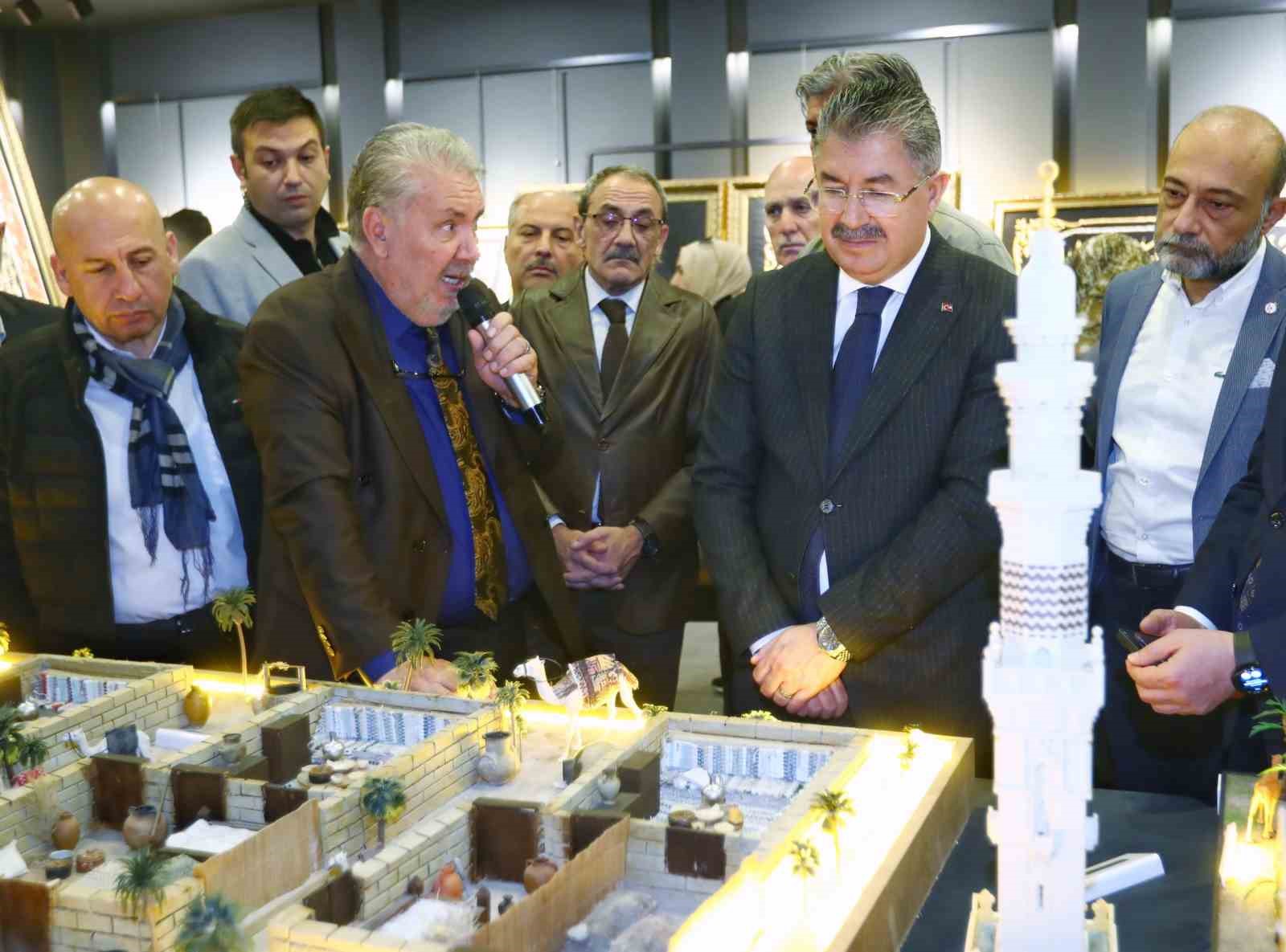 Mukaddes Emanetler ve Kâbe Örtüleri Sergisi açıldı