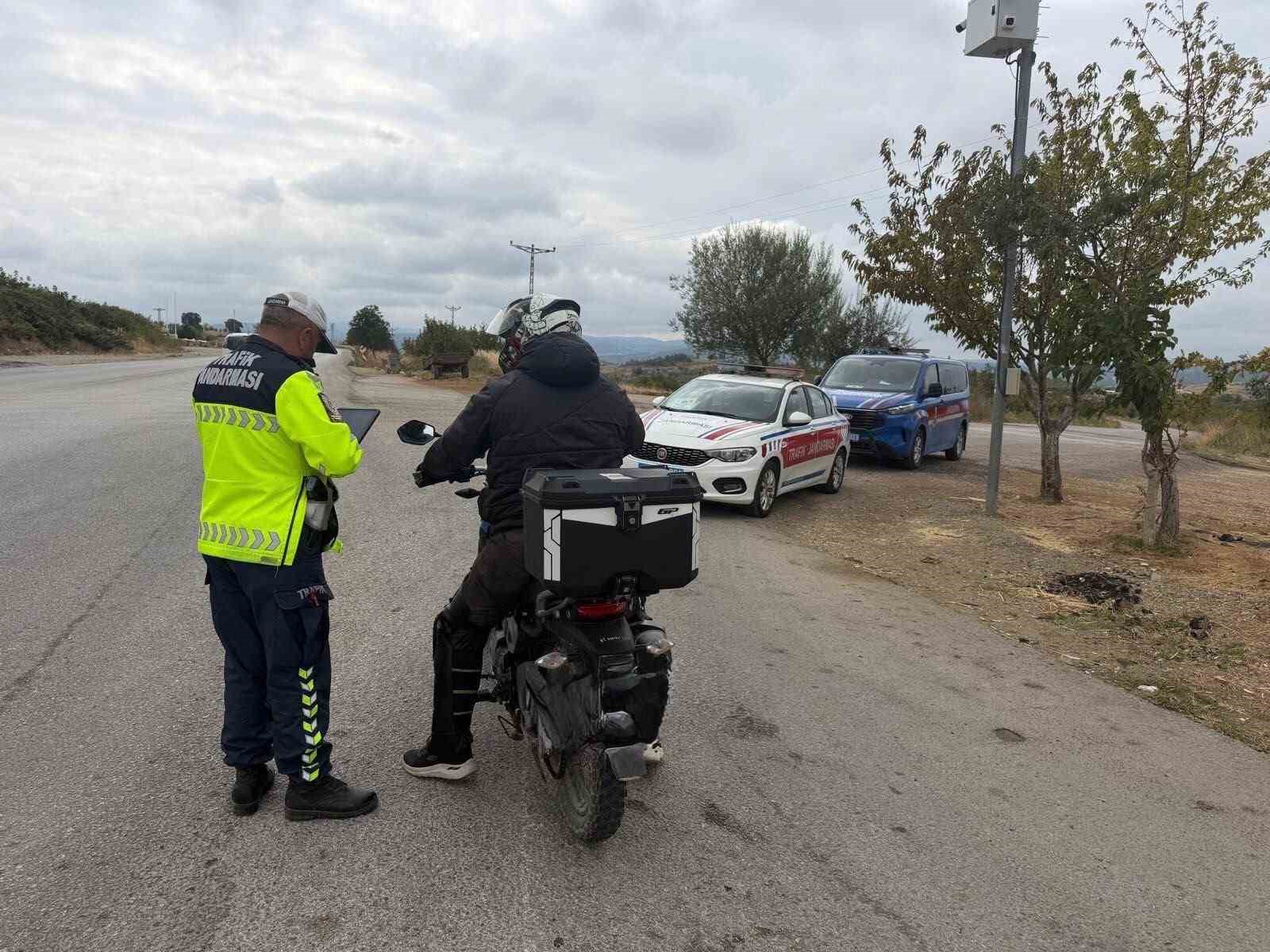 Kurallara uymayan iki sürücüye ceza