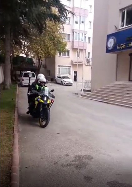 Bozüyük’te sınava geç kalan adayların yardımına polis yetişti
