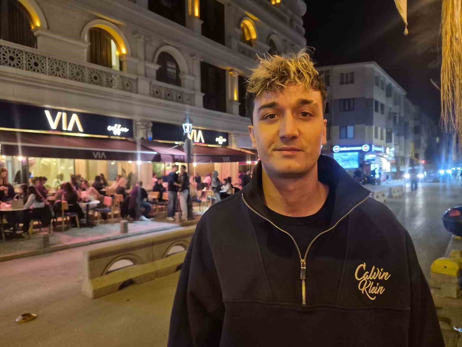 Kafeler caddesinde abartı egzoz, yüksek müzik ve trafik kargaşası tepki çekiyor