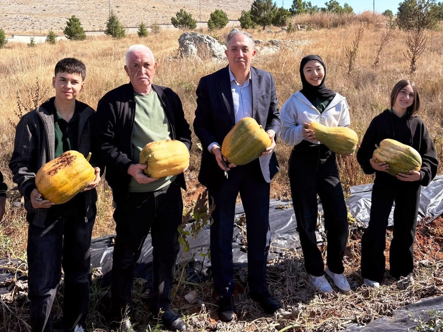 Altıntaş’ta öğrencilerin emeği kabak tatlısı oldu