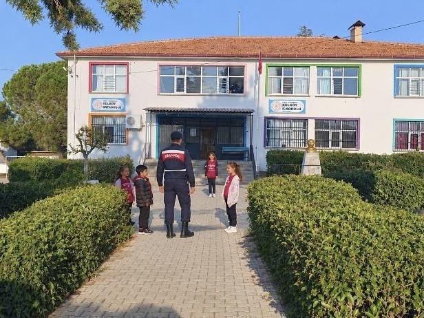 Uşak’ta okul çevrelerinde güvenlik denetimi gerçekleştirildi