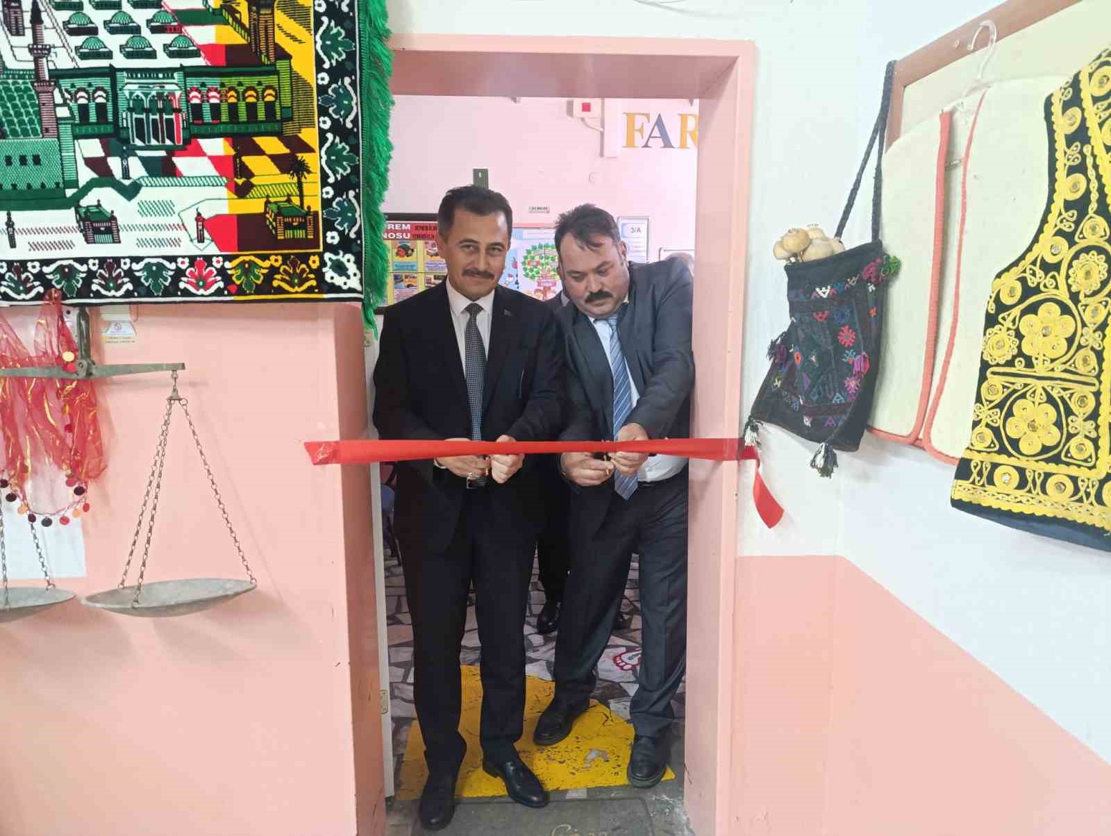 Bolvadin’de Ceylan Emet İlkokulu "Kültür Evi" açıldı