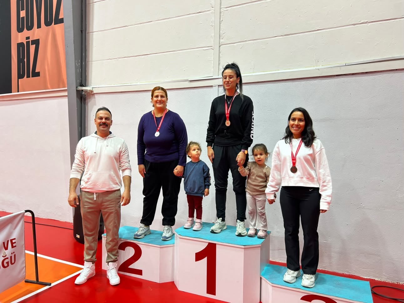 Sivrihisar’da 29 Ekim Cumhuriyet coşkusu dart turnuvasıyla taçlandı