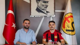 Murat Şenel İmzayı Attı!