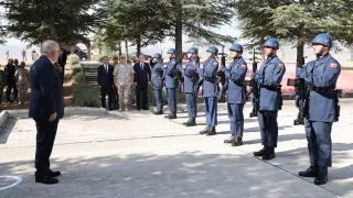 Bakan Güler, 17’nci Hava ve Füze Savunma Üs Komutanlığı’nı ziyaret etti