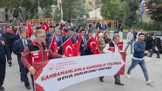 Kütahya’da Gaziler Günü’nde ’Kahramanlarla Kardeşlik Yolunda’ yürüyüşü