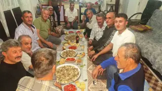 Hisarcık’ta asırlık gelenek: Avcılar tavşan etli tirit sofrasında buluştu