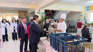 Öğrencilere sıcak çorba ikramı