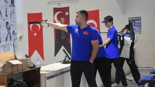 Eskişehir’de 29 Ekim Cumhuriyet Bayramı havalı silahlar atıcılık kupası gerçekleştirildi