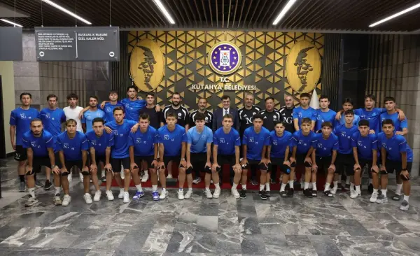 Kütahyaspor altyapı sporcularına Başkan Kahveci’den destek