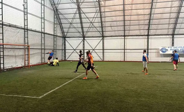 Hisarcık AK Gençlik Halı Saha Turnuvası’nda final heyecanı