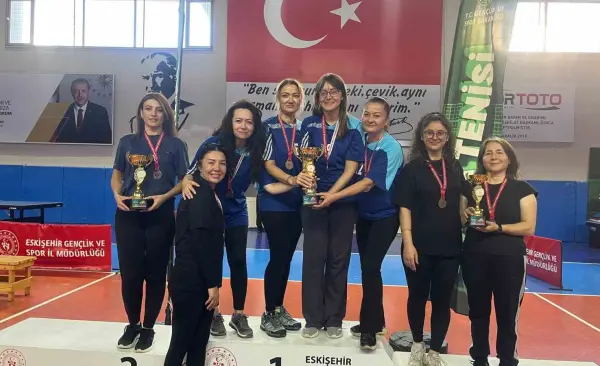 Eskişehir’de masa tenisi müsabakalarında dereceye giren takımlar belli oldu