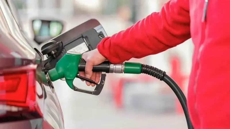 Sürücülerin Dikkatine: Motorine Yeni Zam Yolda!