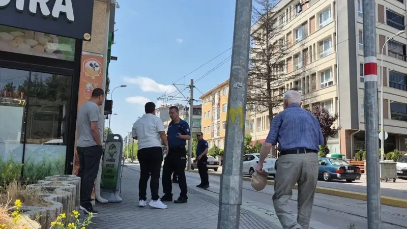 Eskişehir’de Sokak Ortasında Taşlı Sopalı Müdahale!