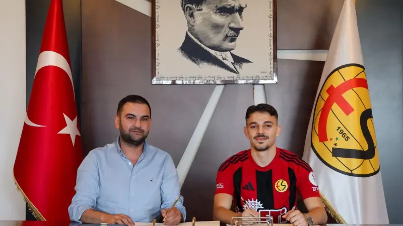 Murat Şenel İmzayı Attı!