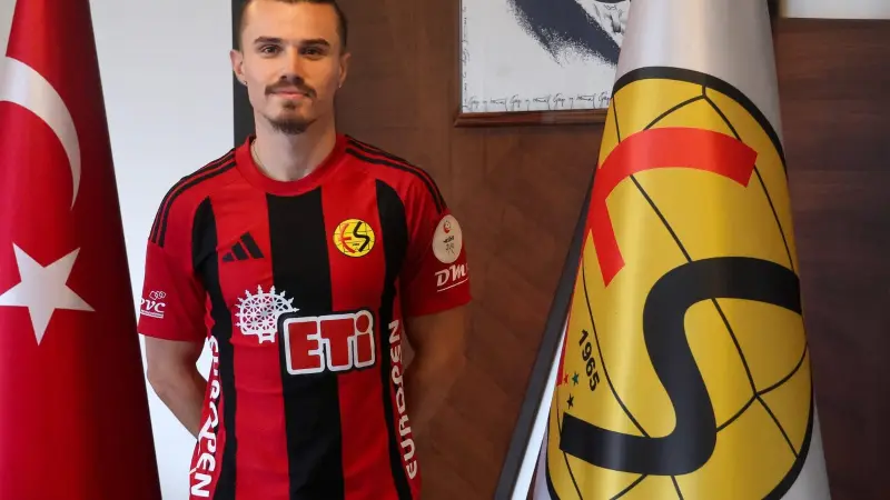 Eskişehirspor, Sol Bek Sarper Çağlar Transfere İmza Attı