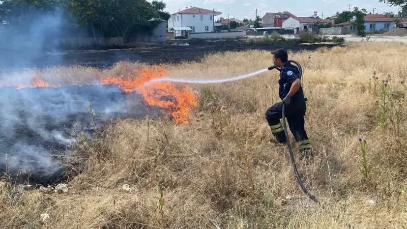 Eskişehir’de Aynı Anda İki Yangın Çıktı