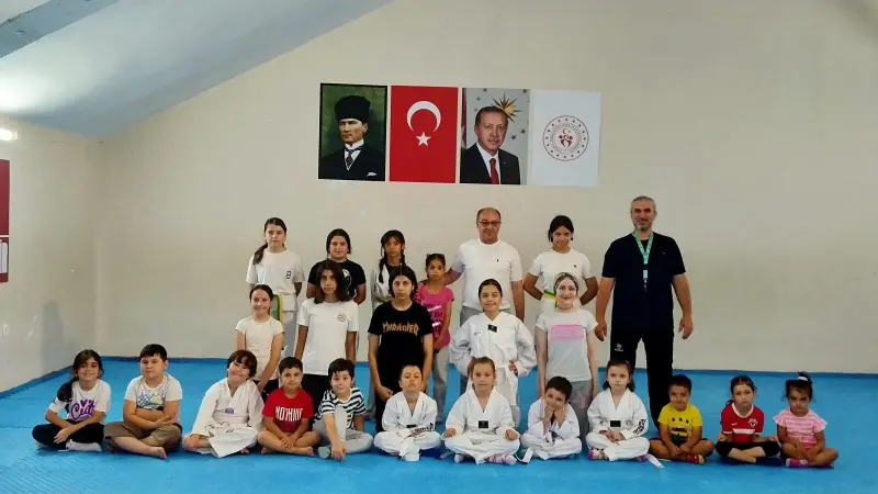 Eskişehir'de Gençlerin Taekwondo Mesaisi Sürüyor