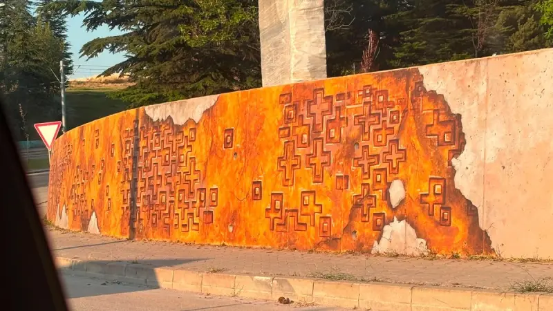 Eskişehir'de Park Duvarındaki Figürlere Sert Tepki