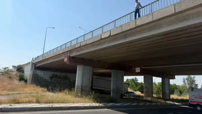 Eskişehir-Afyonkarahisar Yolu Üst Geçit Olayı Nedeniyle Kapandı