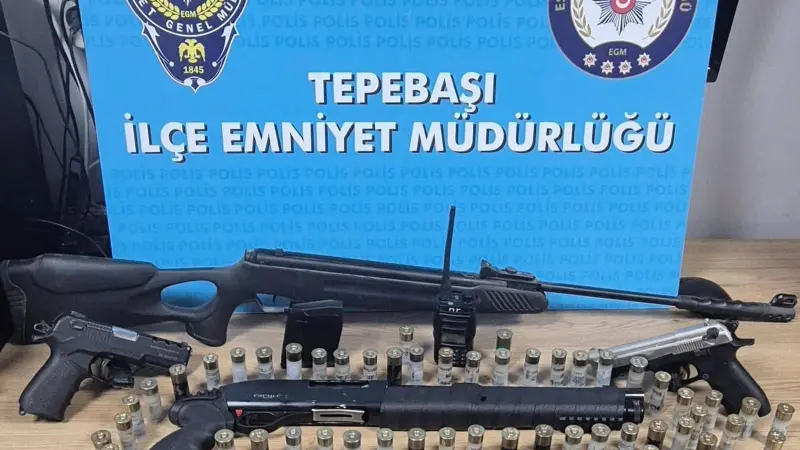 Eskişehir'de Sosyal Medyada Silah Paylaşan 2 Kişi Yakalandı