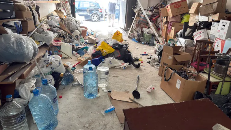 Odunpazarı’nda Çöp Garaj Temizlendi: 3 Kamyon Atık Çıkarıldı