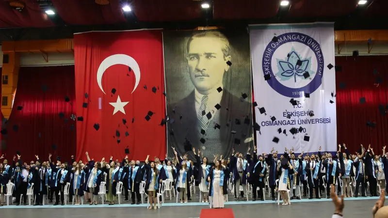 ESOGÜ Diş Hekimliği Fakültesi 10. Dönem Mezunlarını Uğurladı