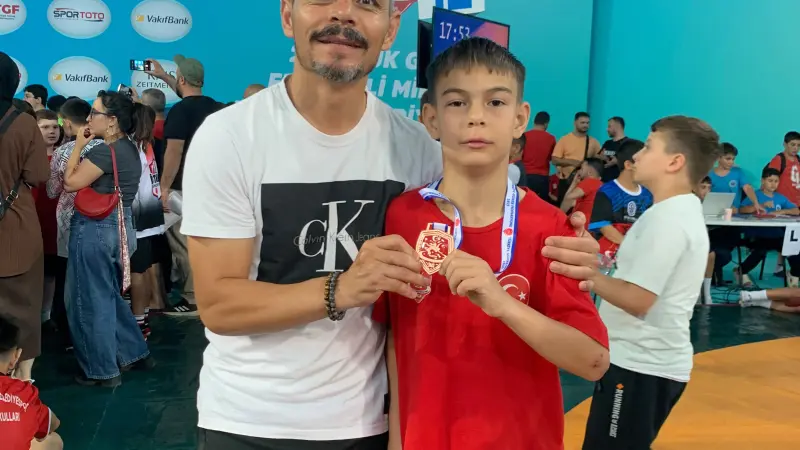 Eskişehirli Güreşçi Ahmet Efe Aykol Türkiye Beşincisi Oldu