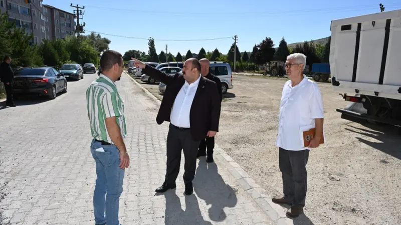 İnönü Belediyesi ilçede çevre düzenleme çalışmalarını sürdürüyor
