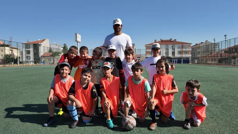 Tepebaşı’nda Çocuklar Futbol Eğitimiyle Spor Kültürü Kazanıyor