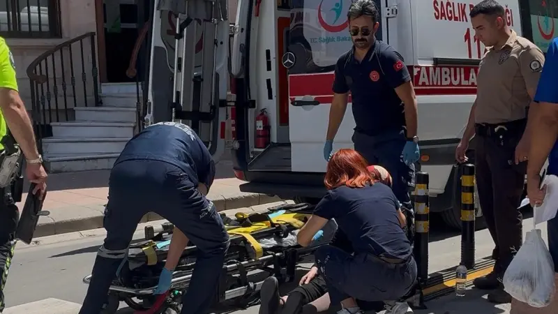 Ehliyetsiz sürücü yaya geçidindeki kadına çarptı