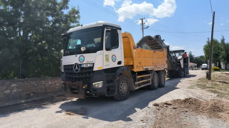 Eskişehir Büyükşehir Belediyesi Han İlçesinde Yol Çalışmalarını Sürdürüyor