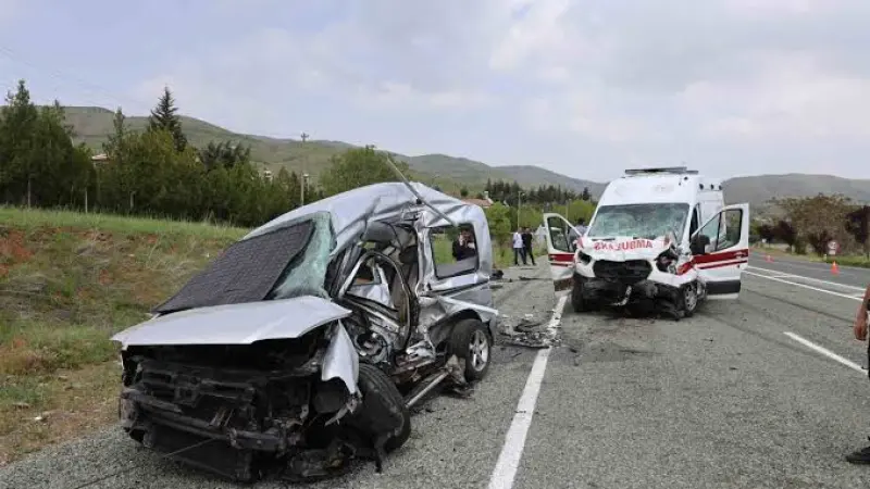 5 Araçlı Zincirleme Kaza: 6 Kişi Yaralandı
