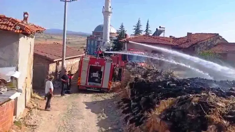 Tavşanlı’da yangın paniği: Alevler evlere ulaşmadan söndürüldü