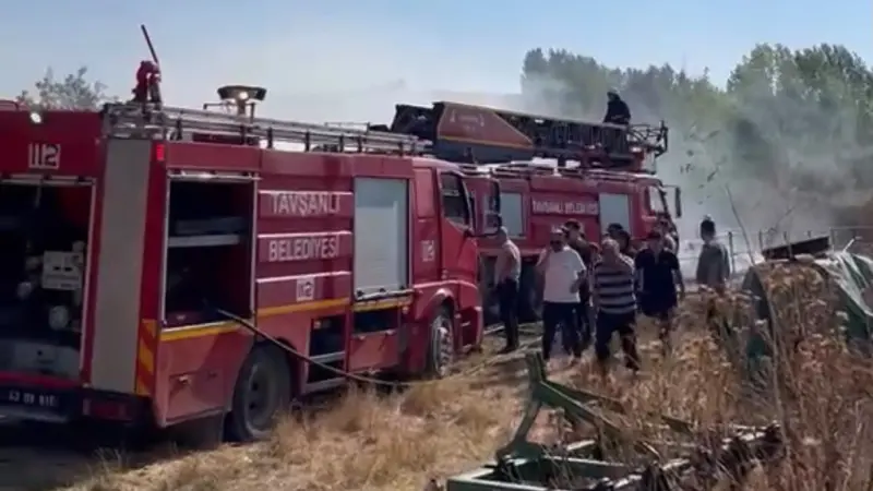 Kütahya’da yangında 400 balya saman kül oldu