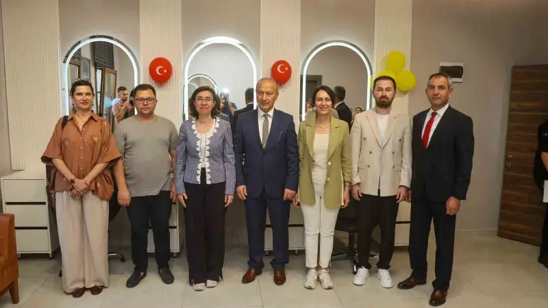 Uşak’ta Halk Kadın Kuaförü hizmete açıldı