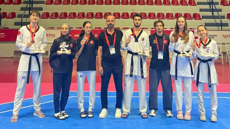 Anadolu Üniversitesi öğrencileri şampiyonada madalya kazandı
