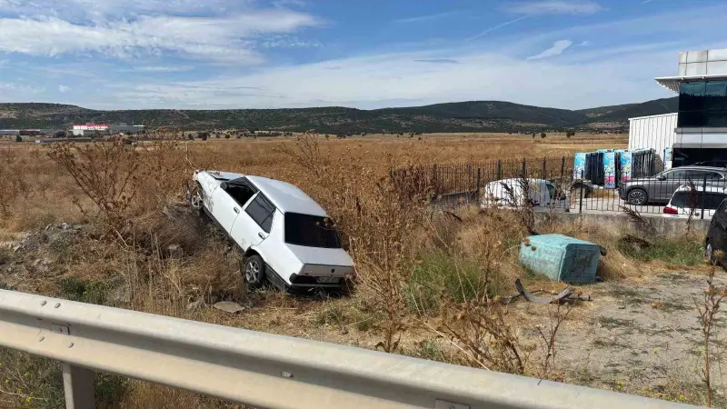 Tavşanlı’da otomobil yoldan çıktı: 1 yaralı